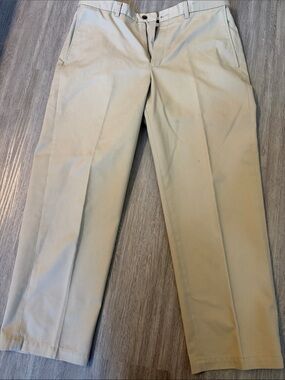 Men's Straight-Fit Khaki Chinos - Tan